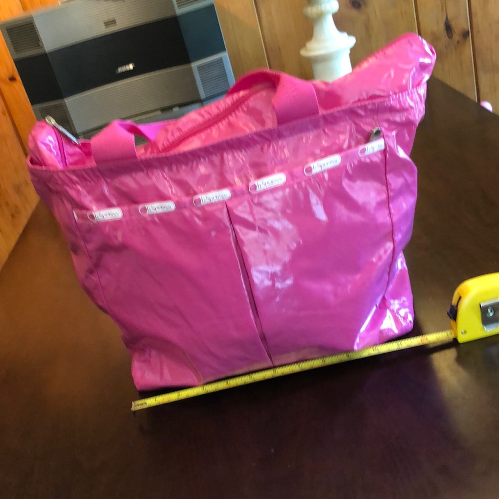 LeSportsac